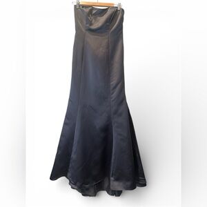 Vera Wang Grey Satin Maxi strapless Prom dress